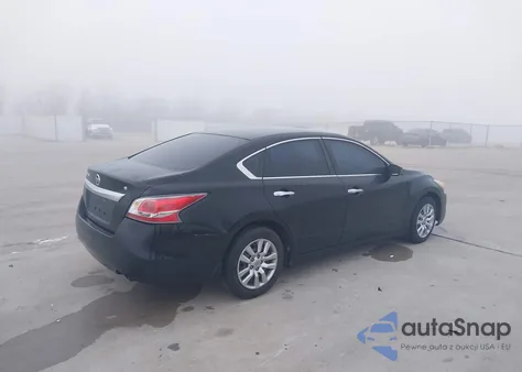 2015 Nissan Altima 2.5 S z USA, uszkodzony, nr VIN 1N4AL3AP5FC139966
